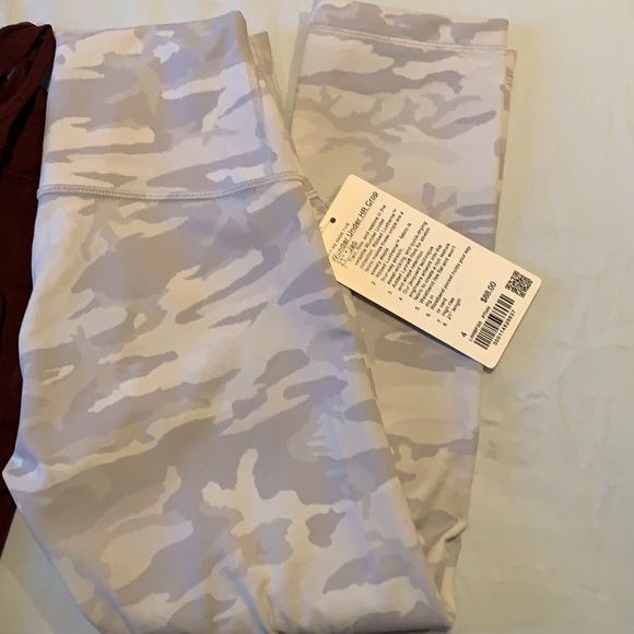 Lululemon sizes 4 and 6 lot of 3 legging pants - Picture 2 of 4